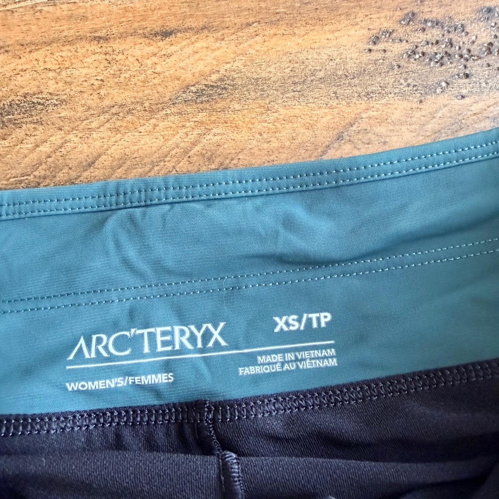 Arcteryx Womens Skort Blue Green Athletic Hiking Skirt XS Gorpcore Athleisure - Picture 4 of 12